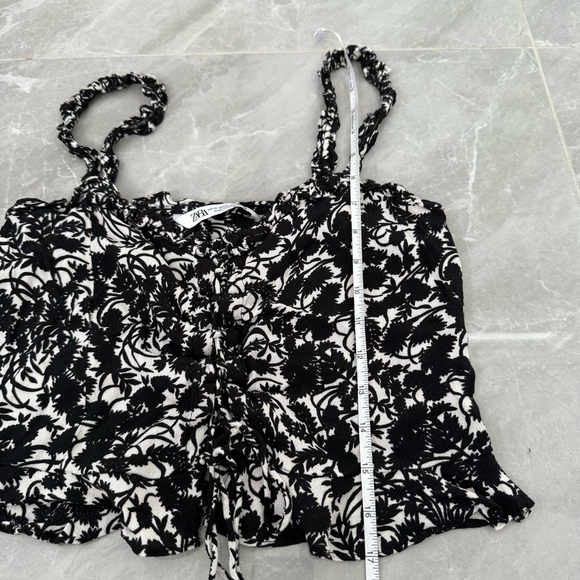 Women’s Zara Strappy Black White Floral Printed Lace Up Crop Tank Top Medium - Picture 16 of 16